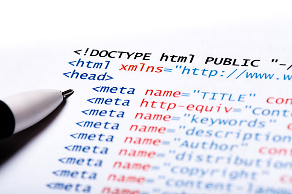 Metadaten sind im HTML Code enthalten und geben Informationen über den Inhalt von Webseiten.